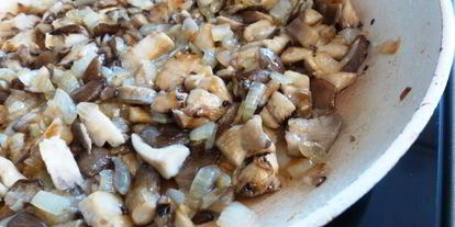 Шаг 1: паштета из нута с вешенками и грецкими орехами