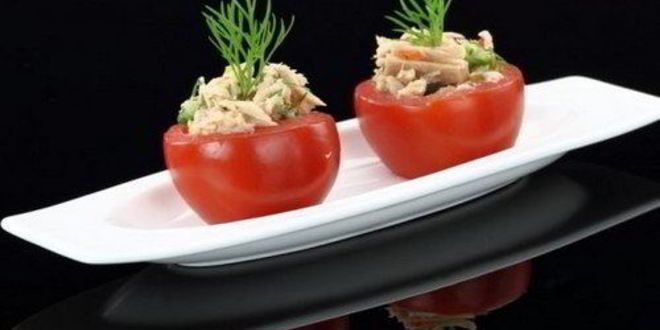 Рецепт Помидоров фаршированных тунцом и красным луком