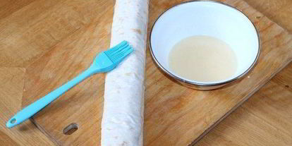 Шаг 10: ролла пшеничного с паштетом из тунца