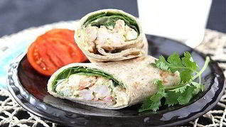Рецепт Ролла с креветками, йогуртом, карри и шпинатом