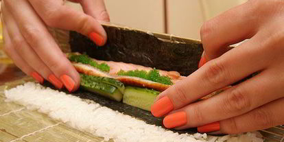 Шаг 7: ролла в стружке тунца бонито