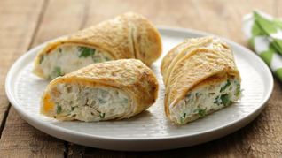 Рецепт Роллов из омлета с омулем горячего копчения