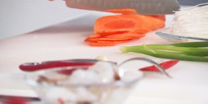 Шаг 1: роллов с креветками и сангрия