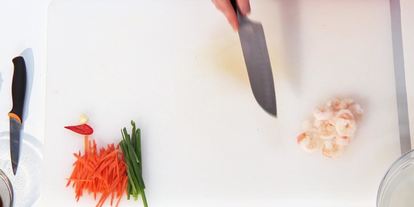 Шаг 4: роллов с креветками и сангрия