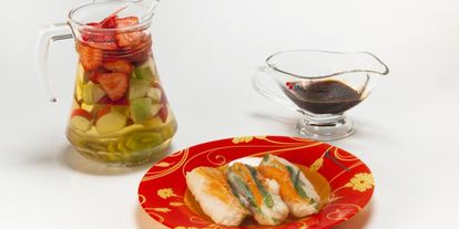 Шаг 7: роллов с креветками и сангрия