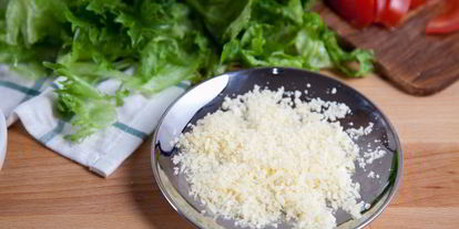 Шаг 5: роллов с куриной грудкой и салатом