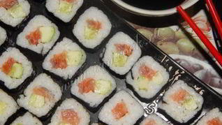 Рецепт Роллов с семгой и огурцом
