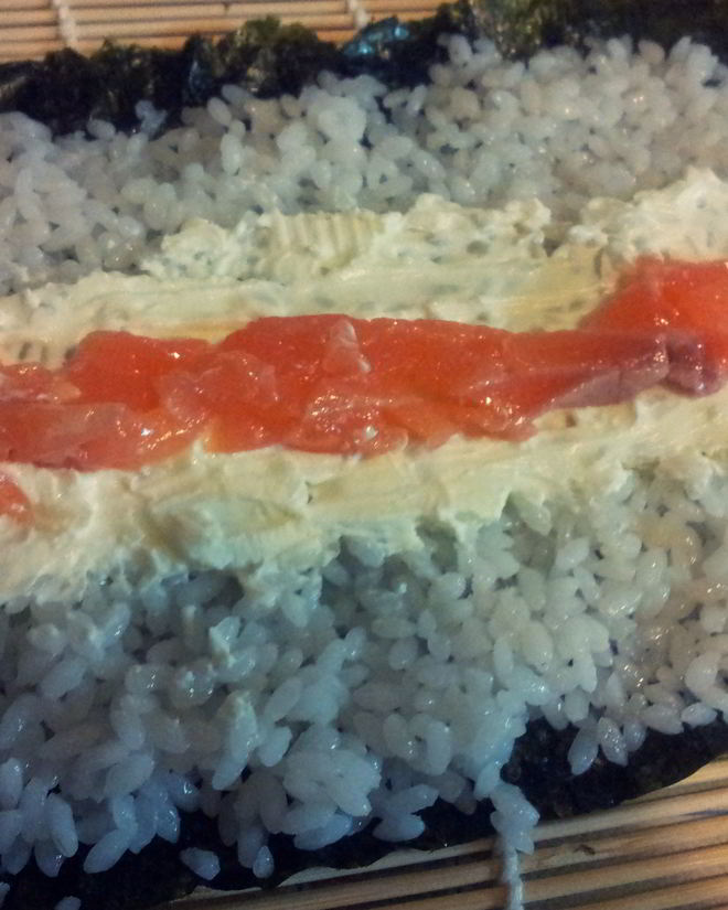 Рецепт роллов с сыром филадельфия и семгой