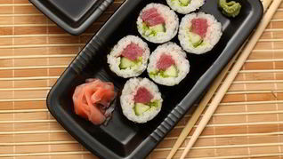 Рецепт Роллов с тунцом и огурцом