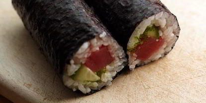 Шаг 4: роллов с тунцом и огурцом