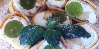 Шаг 10: роллов с творогом и фруктами