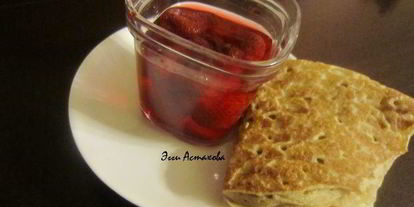 Шаг 14: сладких блинных роллов три вкуса с соусами