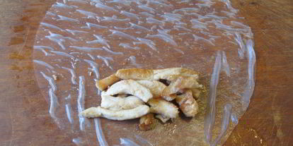 Шаг 4: спринга-роллов с курицей, грибами и сливочным сыром