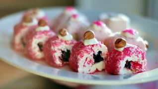 Рецепт Творожных роллов с медом и фруктами