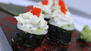 Рецепт Запеченного ролла с крабом и авокадо