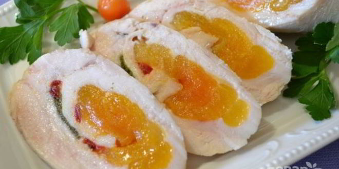 Рецепт куриного рулета с курагой