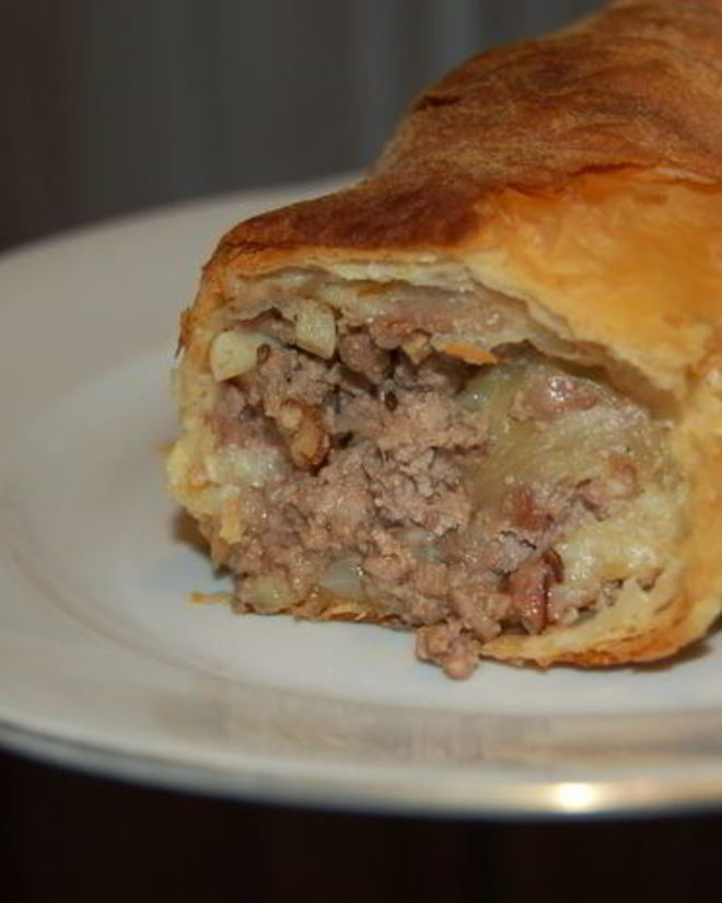 Рецепт мясного рулета с беконом и тмином