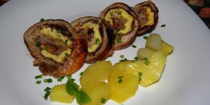 Шаг 11: рулета из кролика с омлетом и ананасом