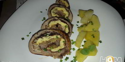 Шаг 12: рулета из кролика с омлетом и ананасом