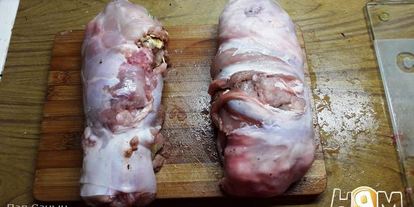 Шаг 8: рулета из кролика с омлетом и ананасом