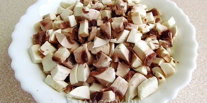 Шаг 2: рулета из курицы и грибов в слоеном тесте