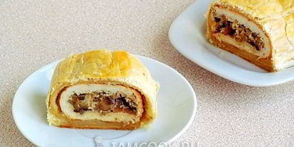 Шаг 15: рулета из курицы и грибов в слоеном тесте