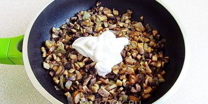 Шаг 5: рулета из курицы и грибов в слоеном тесте