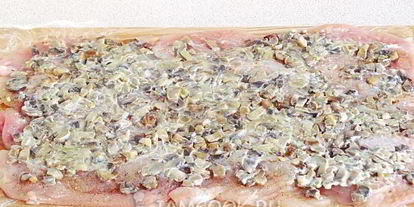 Шаг 9: рулета из курицы и грибов в слоеном тесте