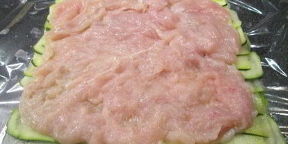 Шаг 3: рулета из курицы в цукини