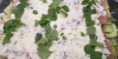 Шаг 4: рулета из курицы в цукини