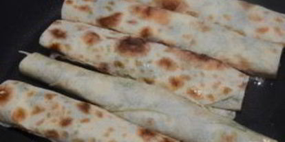 Шаг 4: рулета из лаваша с грудкой