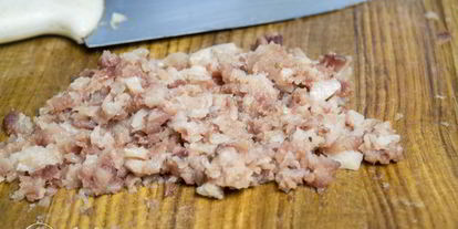 Шаг 4: рулета из сельди с яйцом