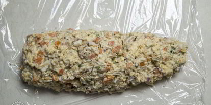 Шаг 7: рулета из сельди с яйцом