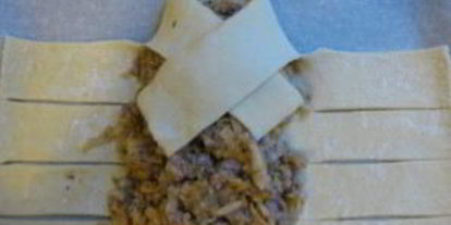 Шаг 1: рулета из слоеного бездрожжевого теста