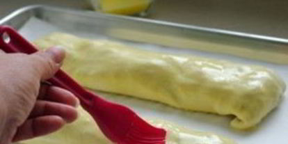 Шаг 5: рулета из слоеного теста с яблоками