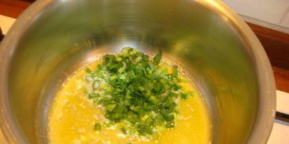 Шаг 6: рулета из цыпленка и кураги в винном соусе