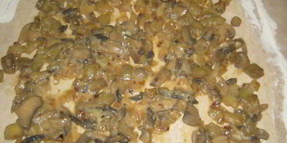 Шаг 5: рулета с начинкой из баклажанов и грибов