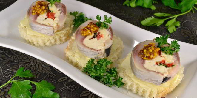 Рецепт Рулетиков из сельди с плавленным сыром