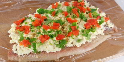 Шаг 3: рулетиков из сельди с плавленным сыром