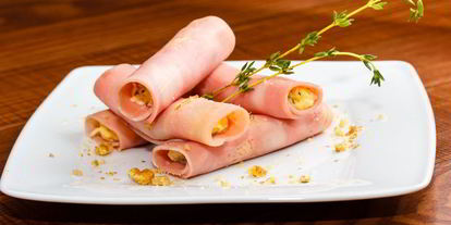 Шаг 6: рулетиков из ветчины