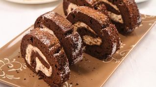 Рецепт Шоколадного рулета с бананами
