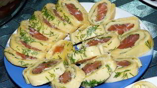 Рецепт Сырного рулета с красной рыбой
