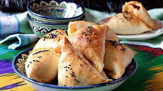 Рецепт Самсы с тыквой из слоеного теста