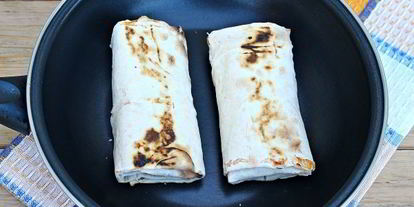 Шаг 11: шаурмы с колбасой