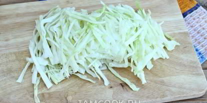 Шаг 4: шаурмы с колбасой