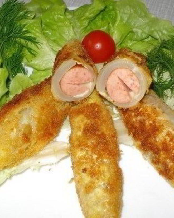 Рецепт сосисок с сыром в капусте