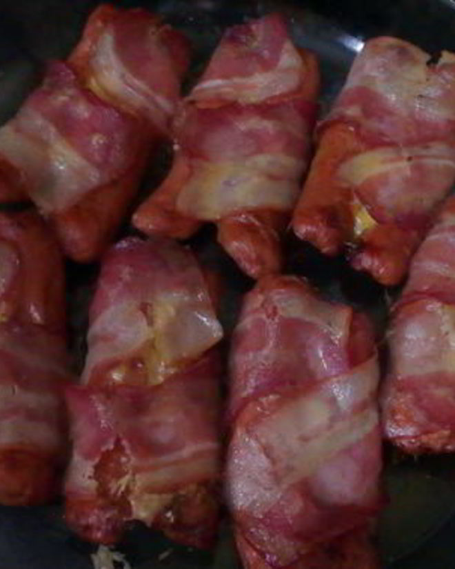 Рецепт сосисок запеченных с беконом