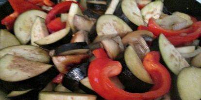 Шаг 3: соте из баклажан с грибами