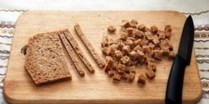 Шаг 3: сухариков на сковороде