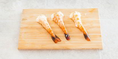 Шаг 1: нигирей суши с креветками